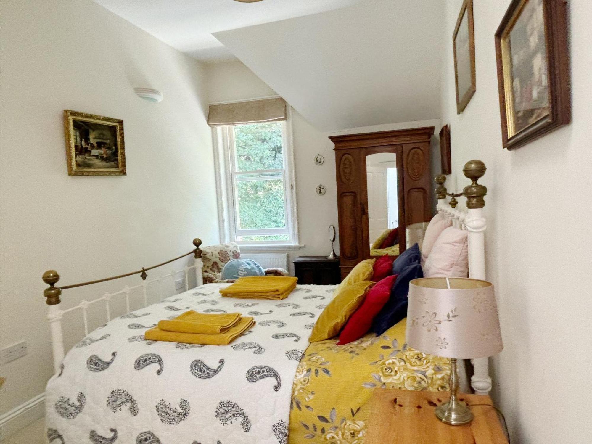 Spacious Town-Centre Apartment With Stunning Views Great Malvern Exteriör bild